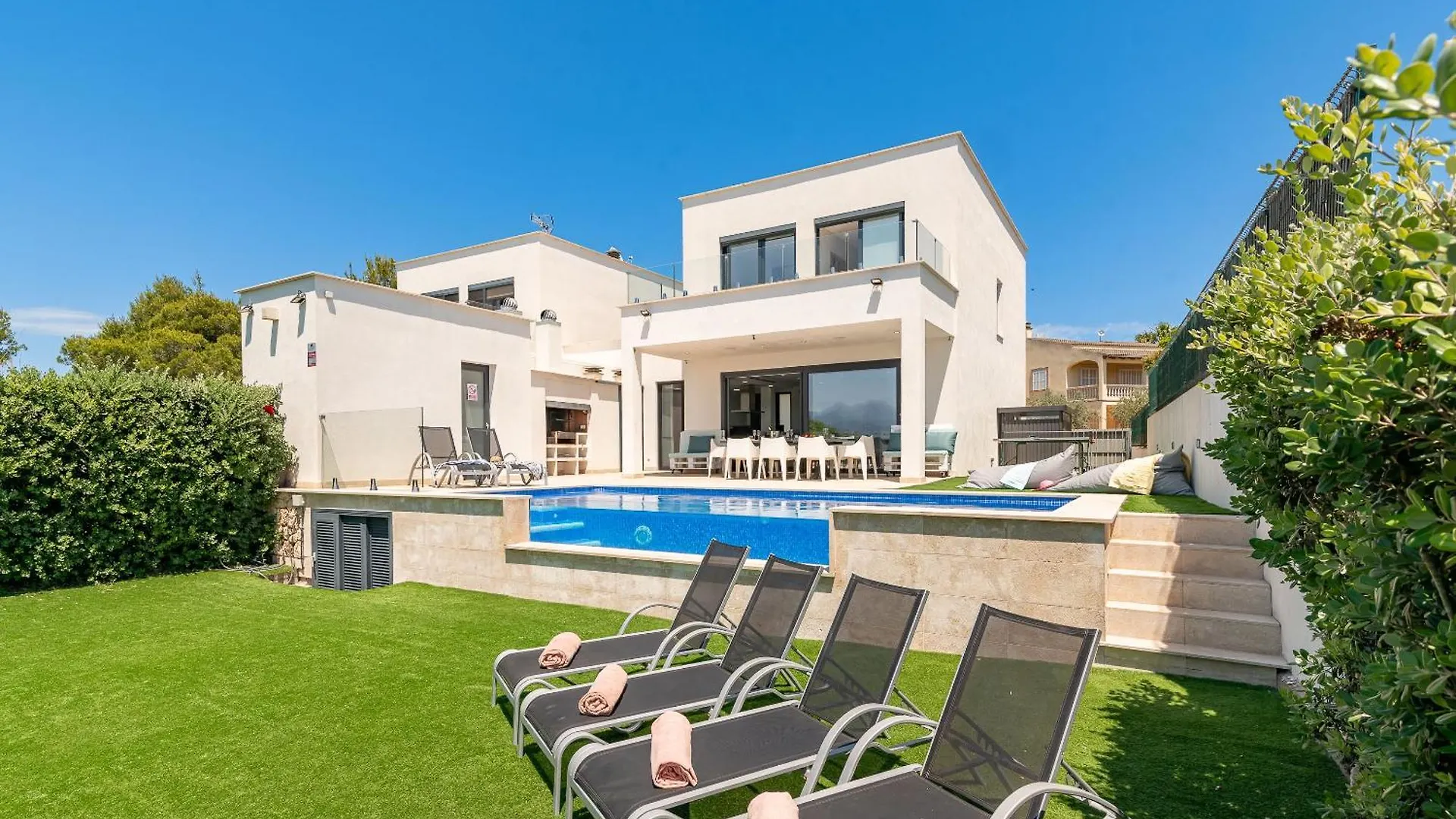 Villa Corb Mari II By Sealand Villas location